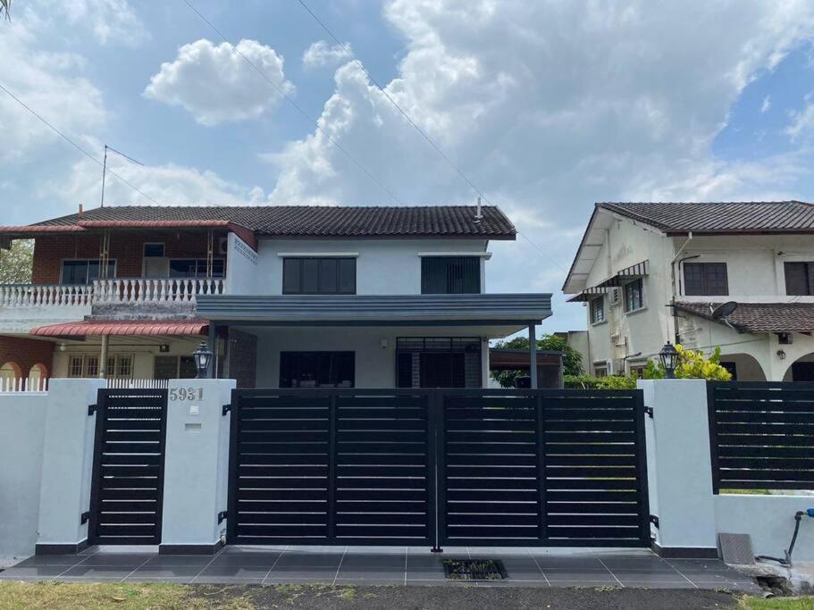 Klebang Modern Classic Chill House Melaka By I Housing Villa Exterior photo